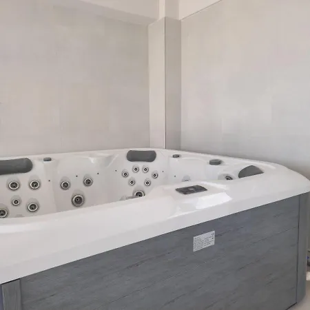 Valleta Sea View Infinity Pool&spa Apartment Navodari